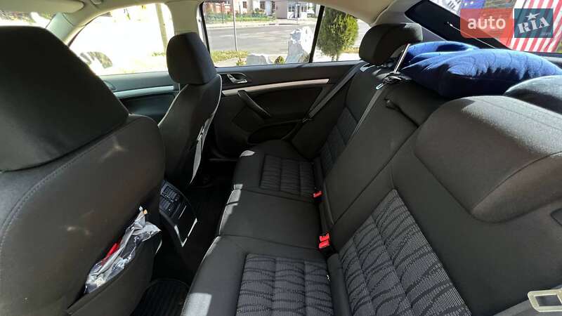 Лифтбек Skoda Octavia 2010 в Львове