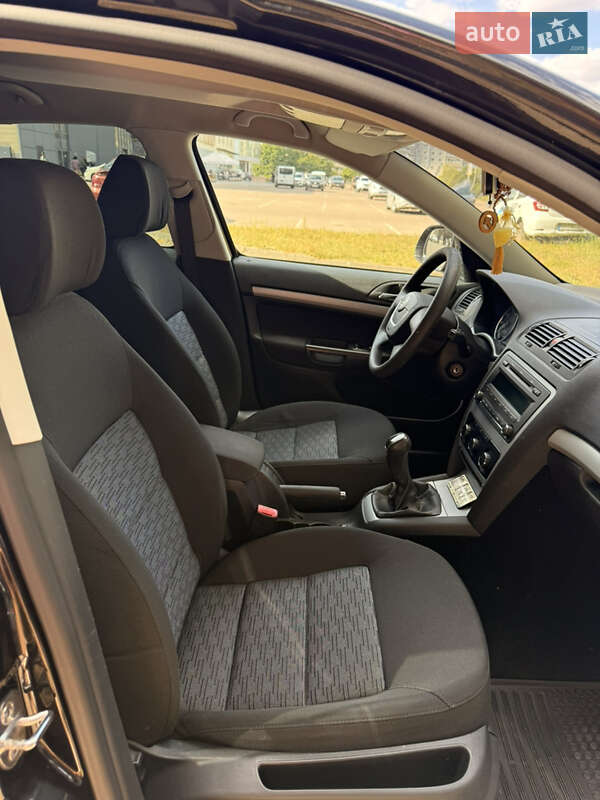 Універсал Skoda Octavia 2012 в Сумах