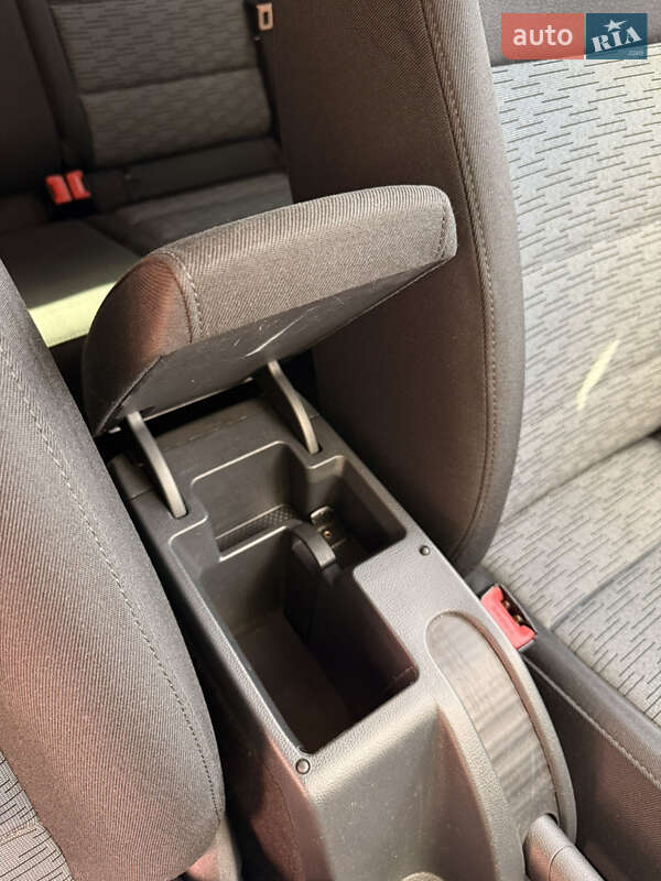 Універсал Skoda Octavia 2012 в Сумах