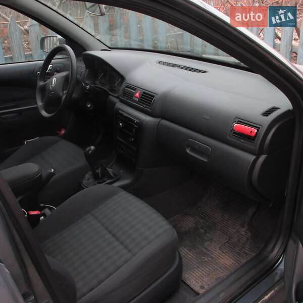 Лифтбек Skoda Octavia 2004 в Южном