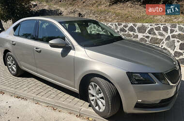 Лифтбек Skoda Octavia 2018 в Киеве