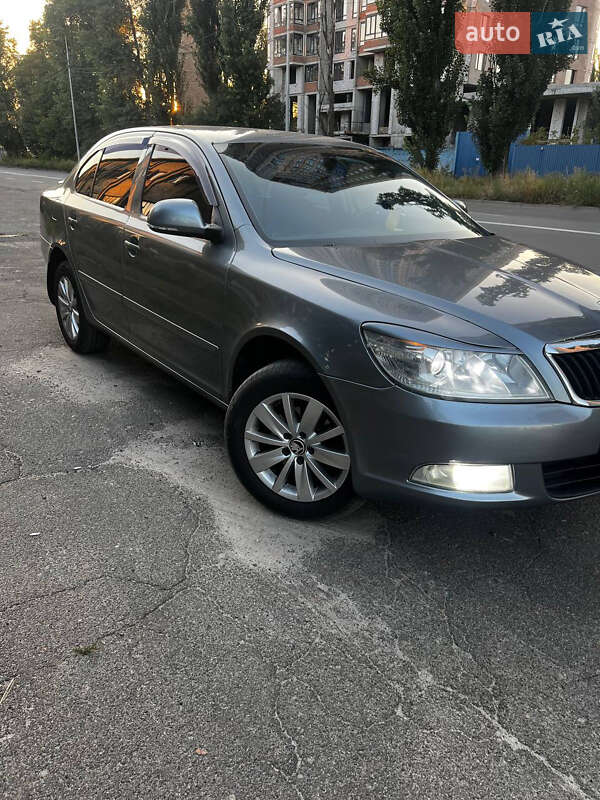 Лифтбек Skoda Octavia 2013 в 