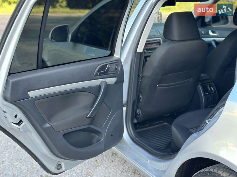 Универсал Skoda Octavia 2010 в Радивилове