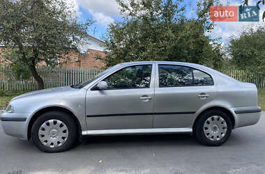 Лифтбек Skoda Octavia 2002 в 