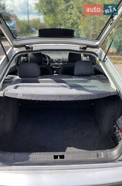 Лифтбек Skoda Octavia 2002 в 
