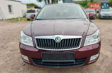 Универсал Skoda Octavia 2010 в Надворной