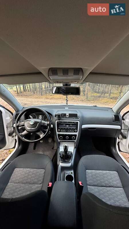 Універсал Skoda Octavia 2011 в Сарнах