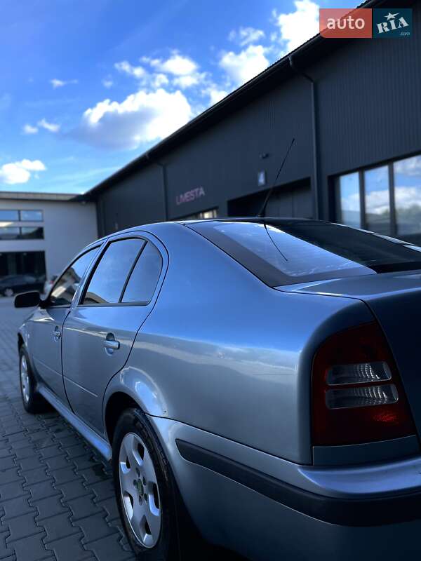 Лифтбек Skoda Octavia 2004 в Иршаве