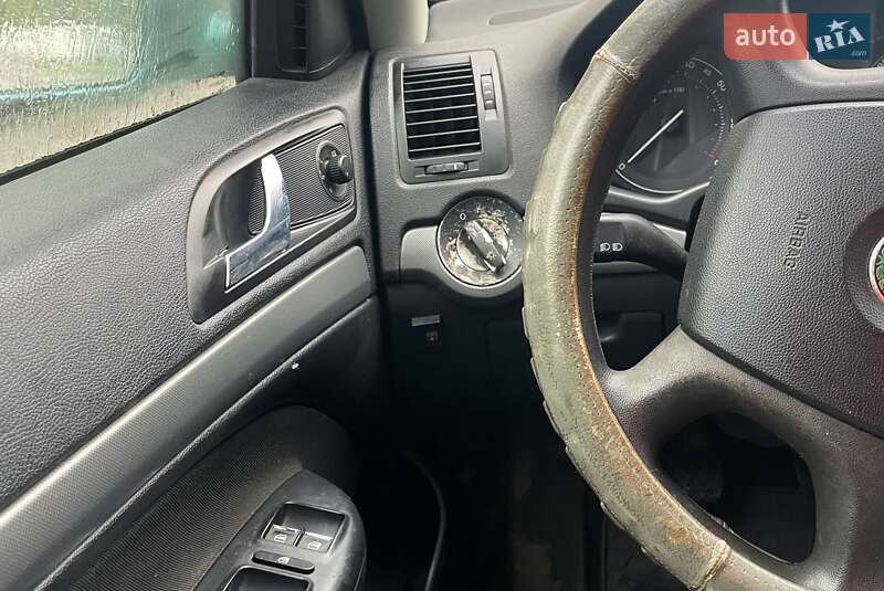 Лифтбек Skoda Octavia 2005 в Львове