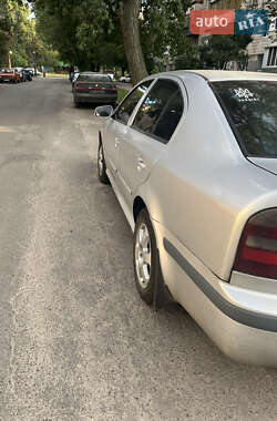 Лифтбек Skoda Octavia 1999 в 
