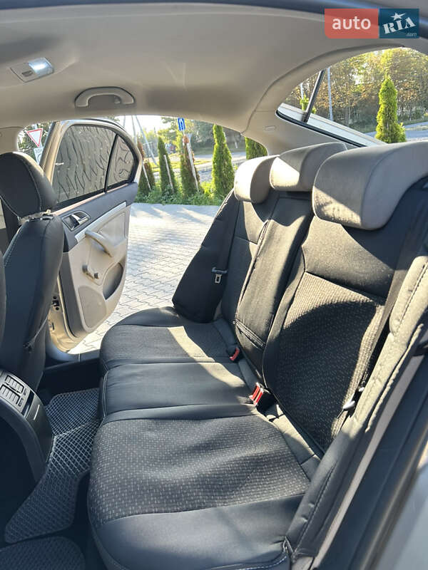 Лифтбек Skoda Octavia 2004 в Новоднестровске фото 20 Лифтбек Skoda Octavia 2004 в Новоднестровске