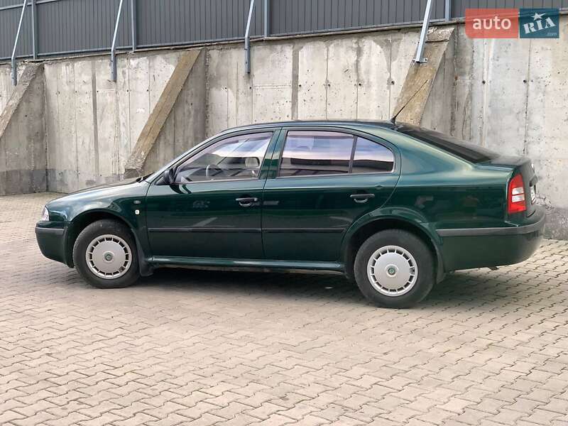 Лифтбек Skoda Octavia 2002 в Ивано-Франковске