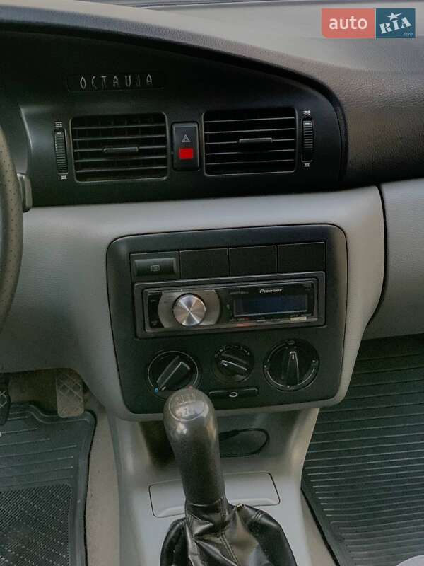 Лифтбек Skoda Octavia 2002 в Ивано-Франковске