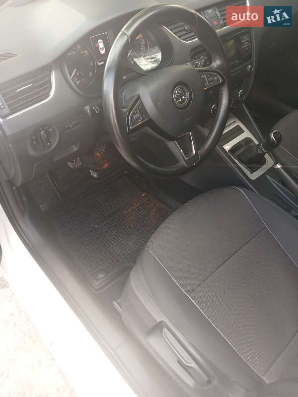 Лифтбек Skoda Octavia 2016 в Апостолово