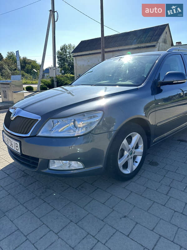 Універсал Skoda Octavia 2012 в Дрогобичі