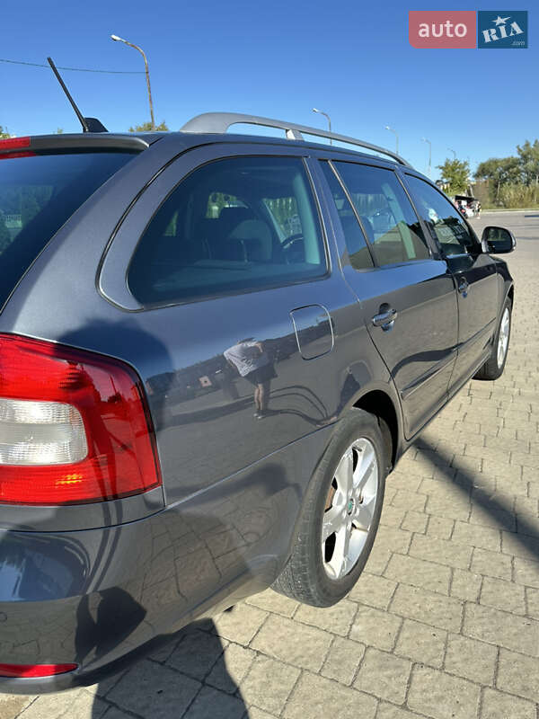 Універсал Skoda Octavia 2012 в Дрогобичі