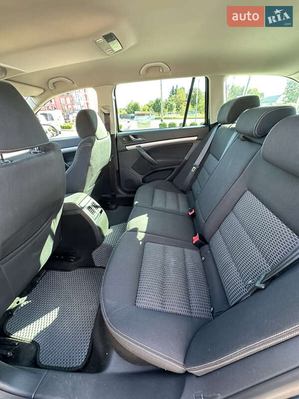 Універсал Skoda Octavia 2012 в Дрогобичі