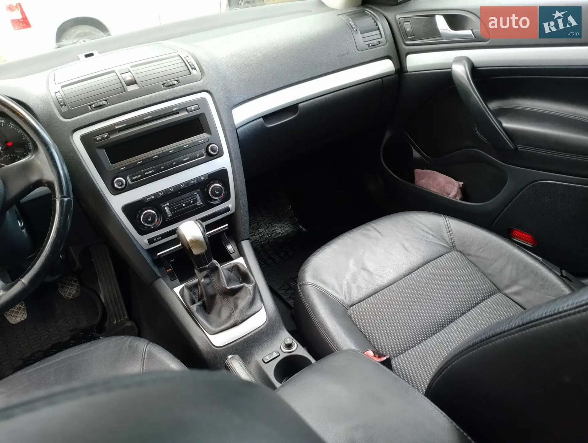 2010 Skoda Octavia - мініатюра 20