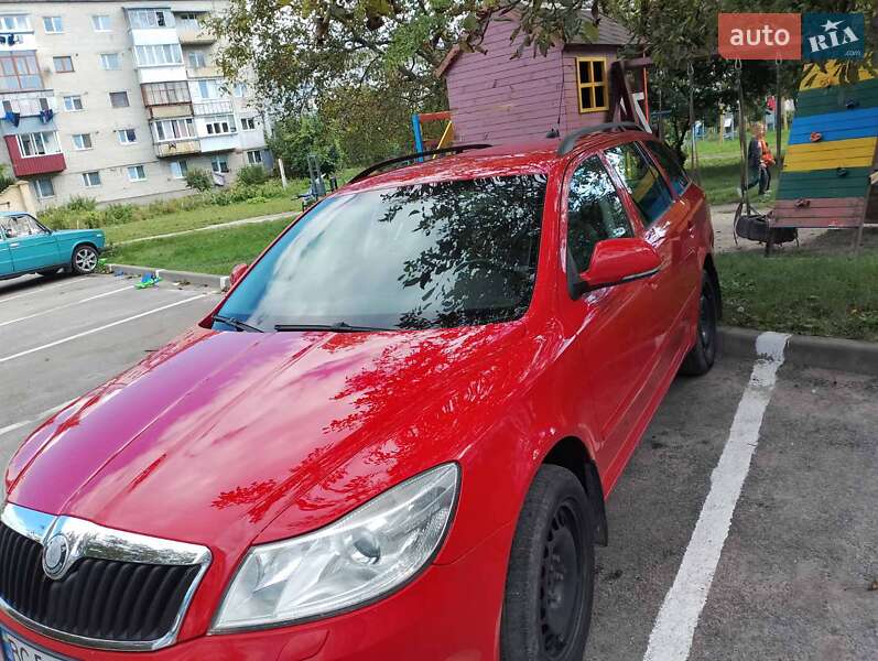 Универсал Skoda Octavia 2010 в Бродах