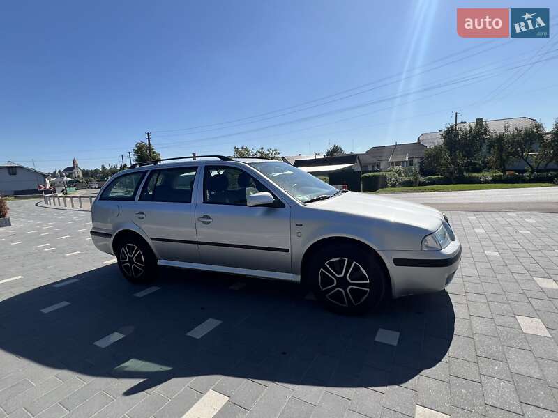 Універсал Skoda Octavia 2003 в Меденичах