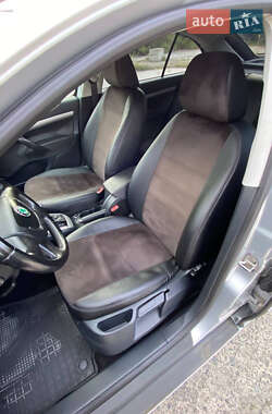 Лифтбек Skoda Octavia 2012 в 