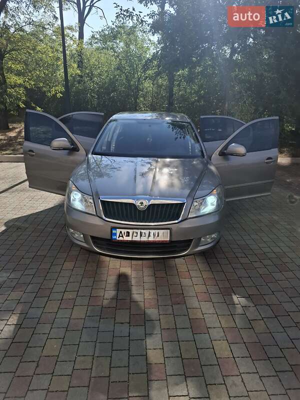 Ліфтбек Skoda Octavia 2010 в Запоріжжі