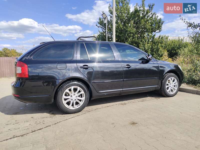 Універсал Skoda Octavia 2009 в Сумах
