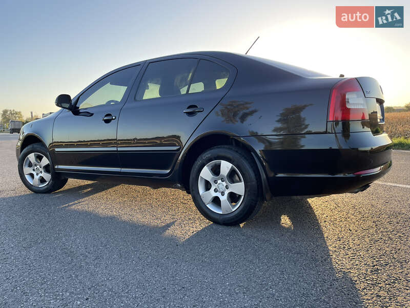 Лифтбек Skoda Octavia 2012 в Ромнах