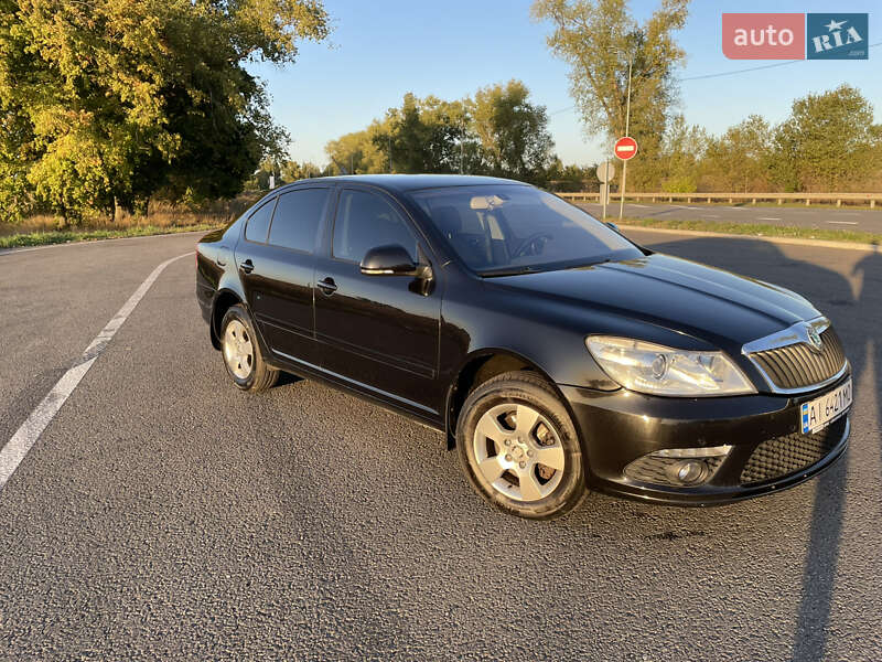 Лифтбек Skoda Octavia 2012 в Ромнах