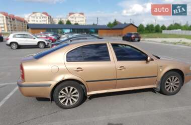 Лифтбек Skoda Octavia 2001 в 