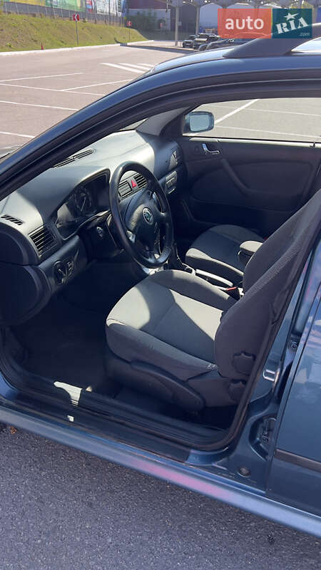 Универсал Skoda Octavia 2003 в Виннице