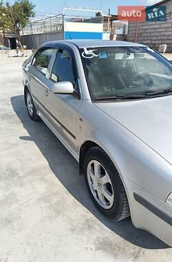 Ліфтбек Skoda Octavia 2002 в 
