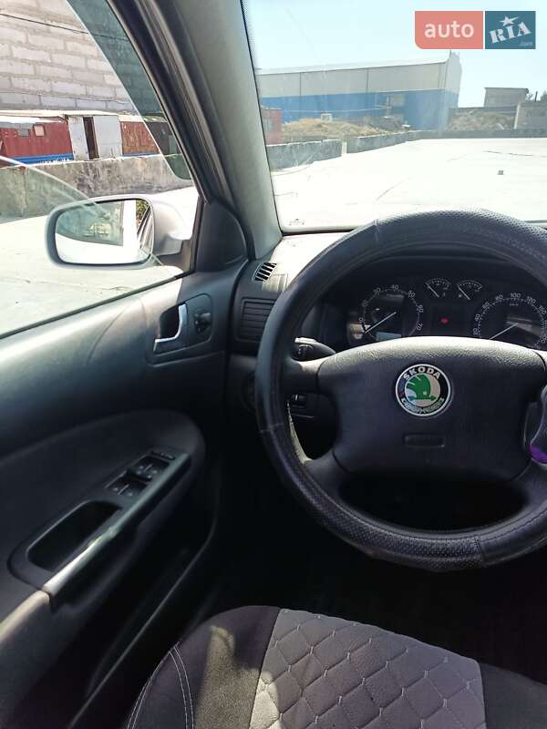 Ліфтбек Skoda Octavia 2002 в Одесі