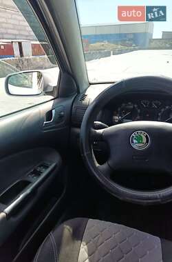Ліфтбек Skoda Octavia 2002 в 