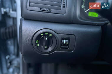 Лифтбек Skoda Octavia 2003 в 