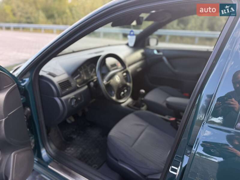 Універсал Skoda Octavia 2001 в Чернівцях