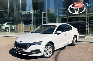 Лифтбек Skoda Octavia 2020 в Киеве