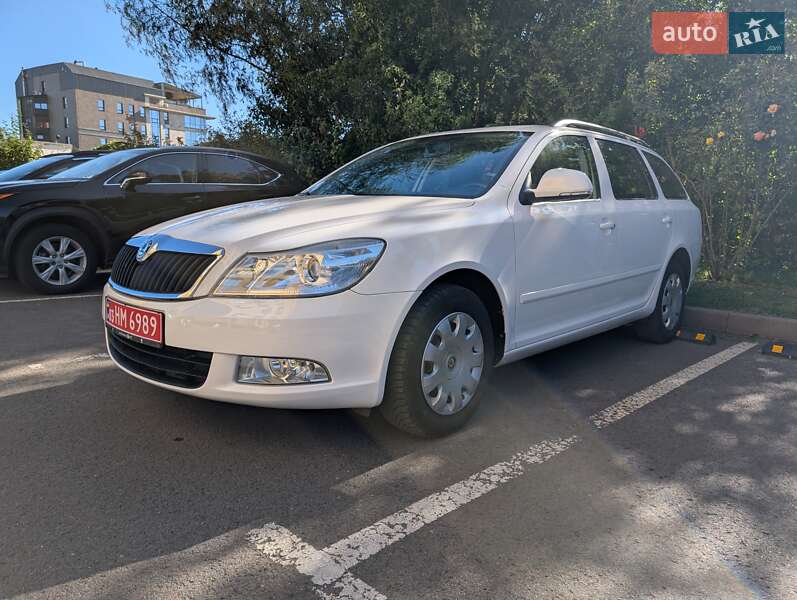 Универсал Skoda Octavia 2012 в 