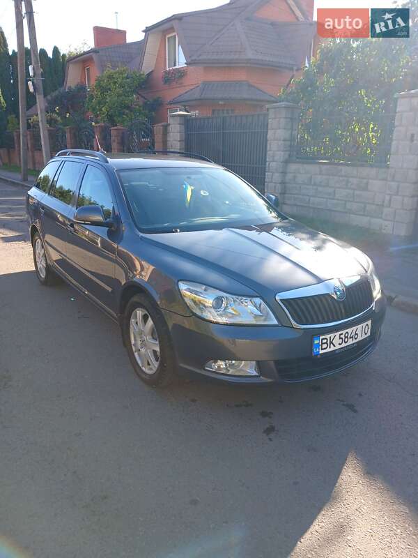Универсал Skoda Octavia 2012 в Ровно