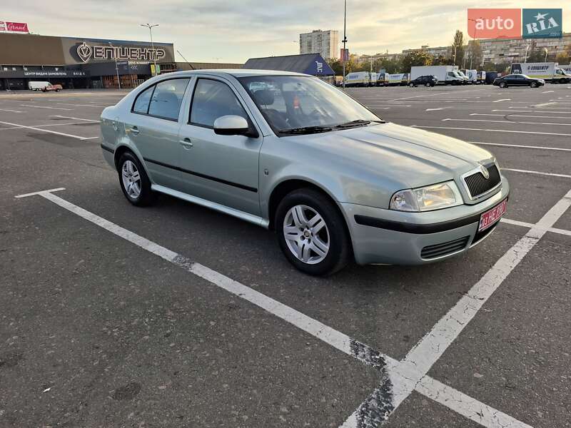 Лифтбек Skoda Octavia 2010 в 