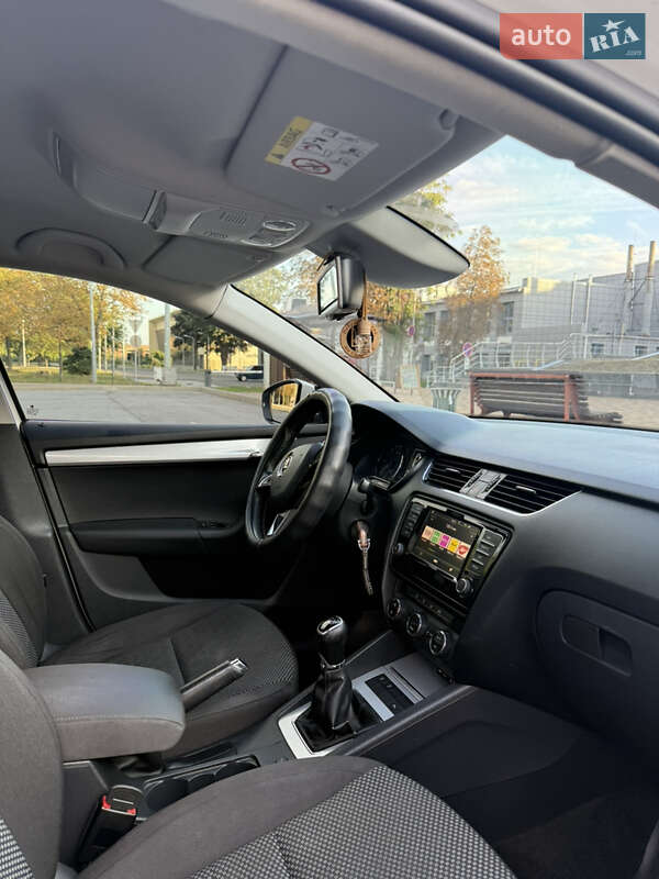 Лифтбек Skoda Octavia 2016 в Запорожье