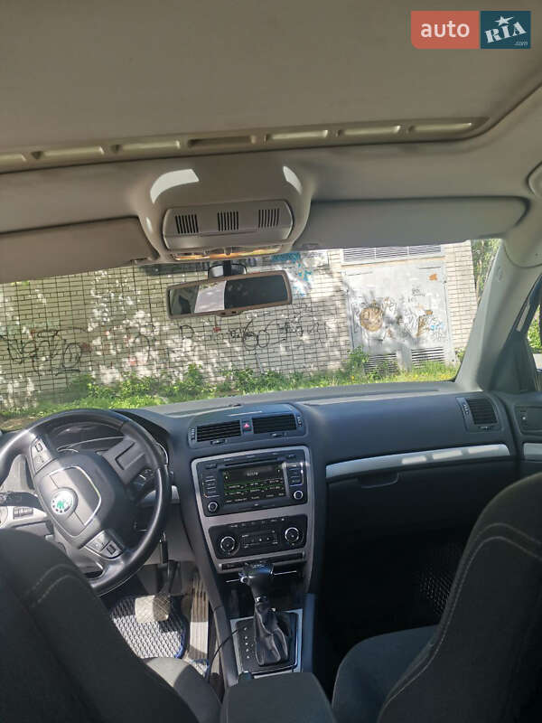 Ліфтбек Skoda Octavia 2011 в Дніпрі