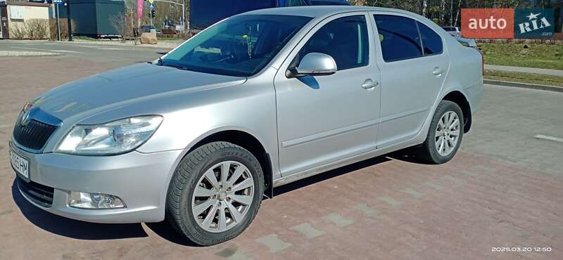 Лифтбек Skoda Octavia 2010 в Львове