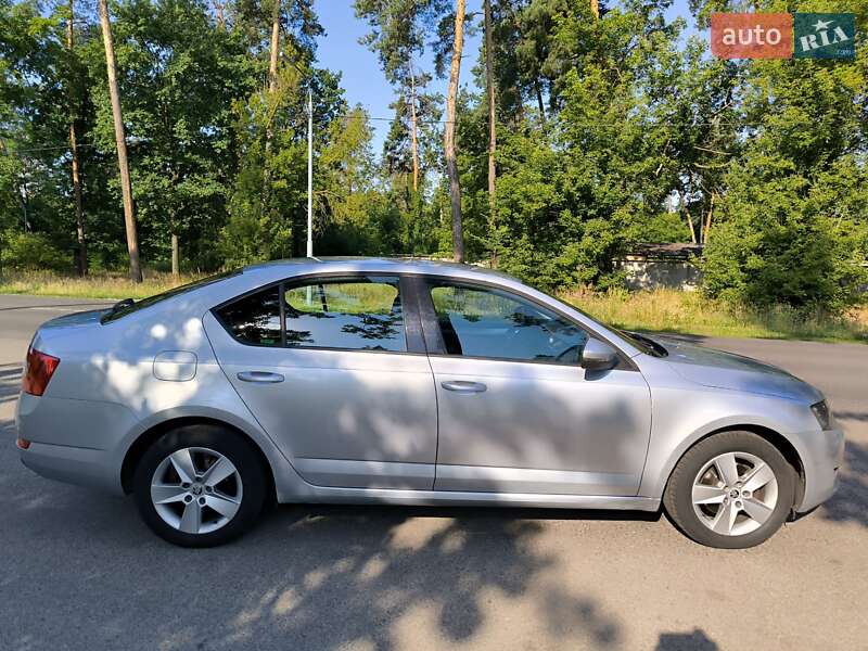 Лифтбек Skoda Octavia 2013 в Черкассах