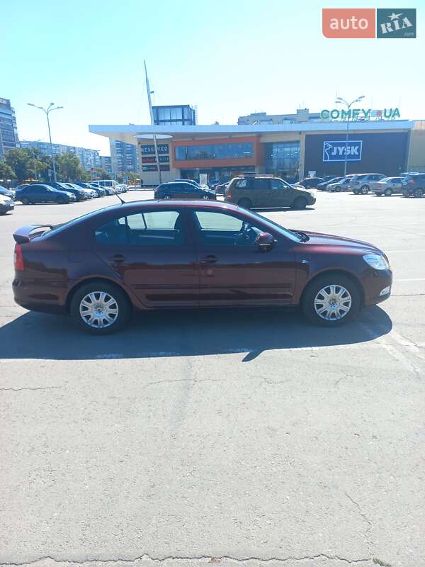 Лифтбек Skoda Octavia 2009 в Сумах