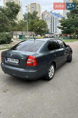 Лифтбек Skoda Octavia 2004 в 
