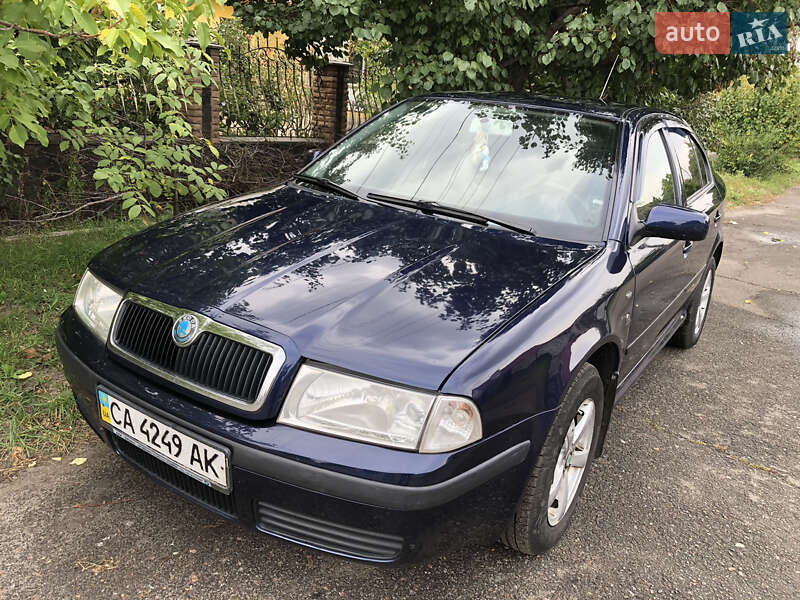 Лифтбек Skoda Octavia 2004 в Песчаном
