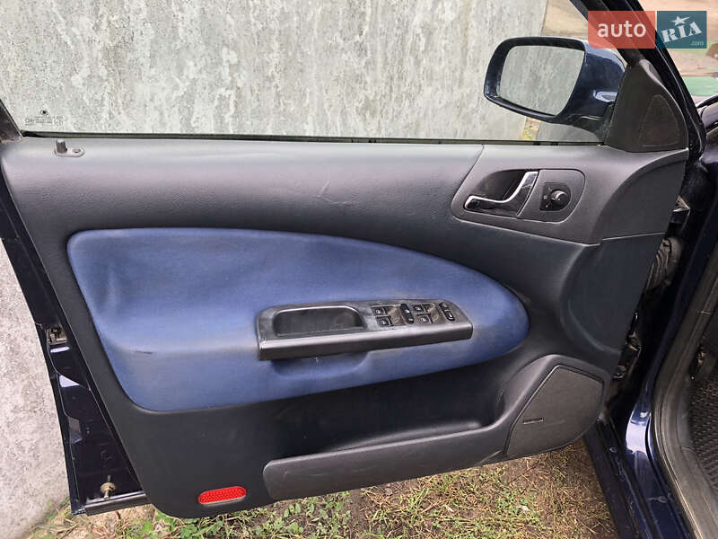 Лифтбек Skoda Octavia 2004 в Песчаном
