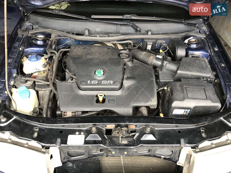 Лифтбек Skoda Octavia 2004 в Песчаном