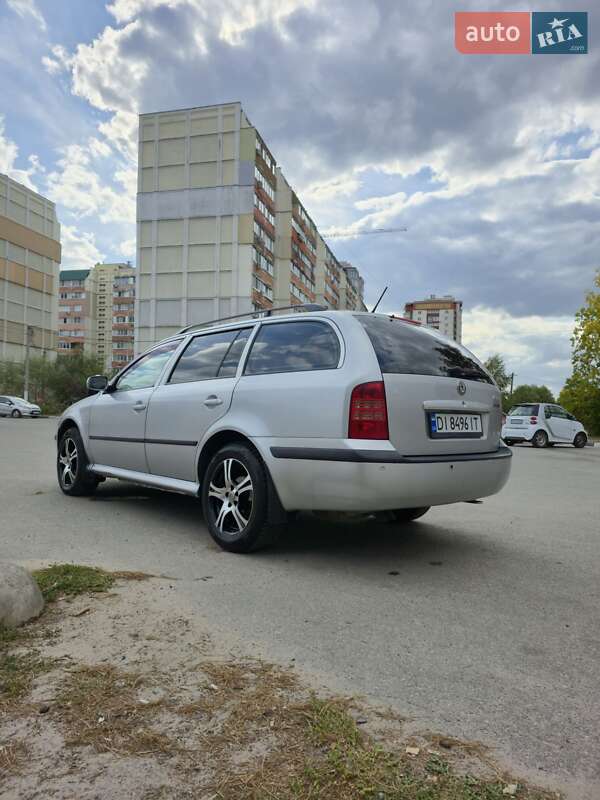 Универсал Skoda Octavia 2001 в Харькове